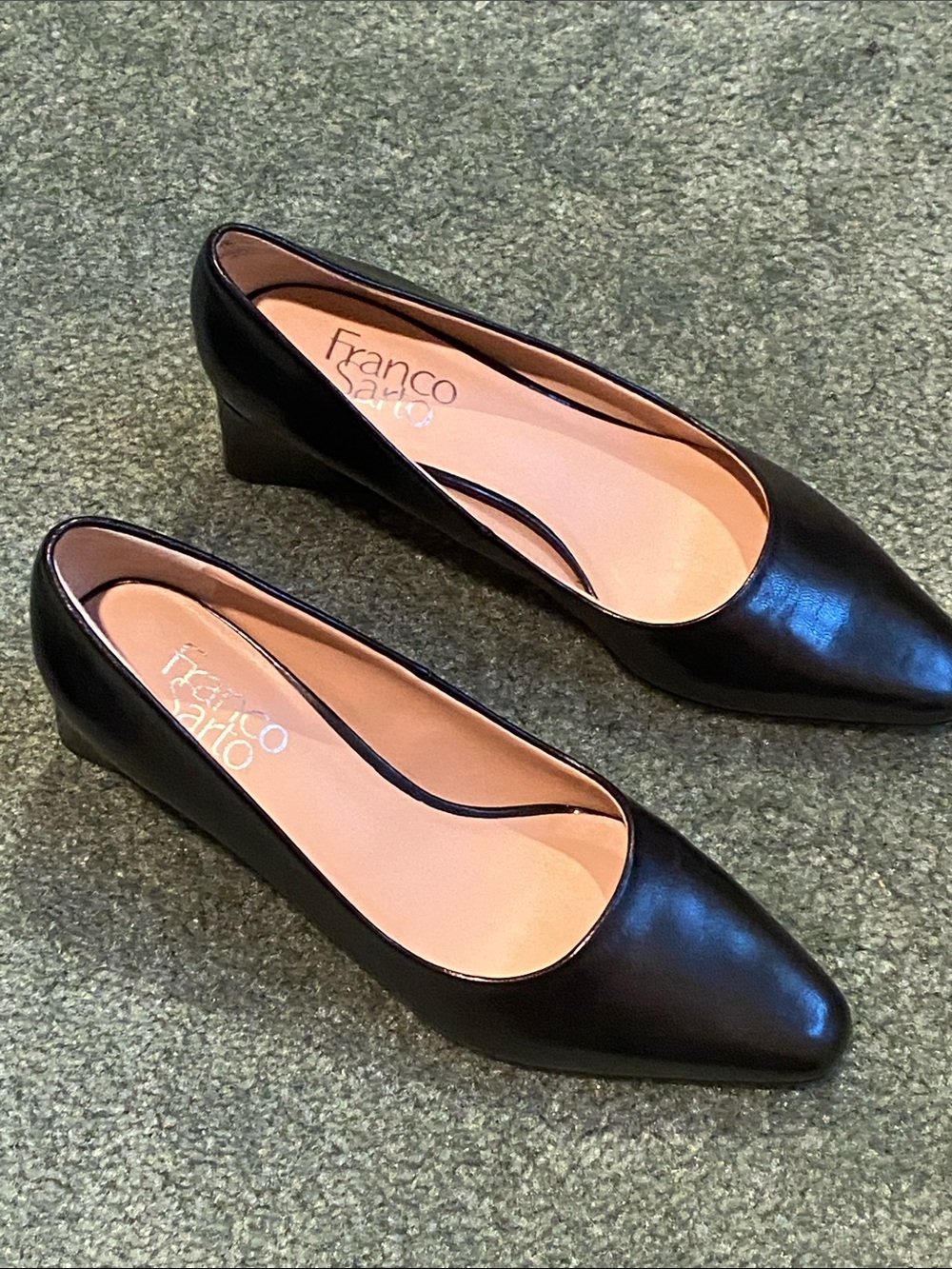 Franco Sarto Black Leather Pointed-Toe Low Wedge Heel Pumps- 5.5